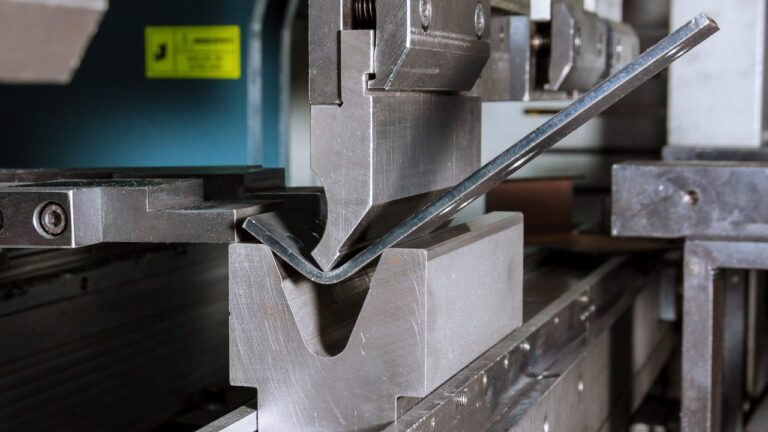 Manutenção Preventiva: O Segredo para Máquinas Sempre Eficientes - FENK - Soluções Industriais